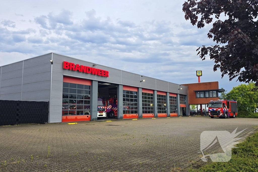 Ravage door noodweer, dak stort in