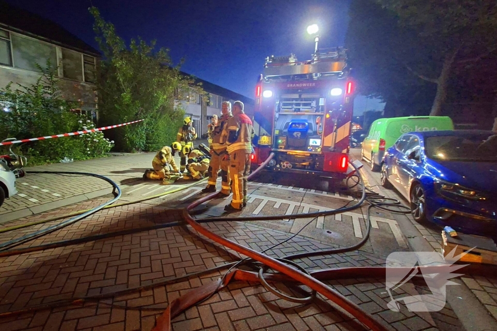 Rijtjeshuis verwoest door uitslaande brand na explosie