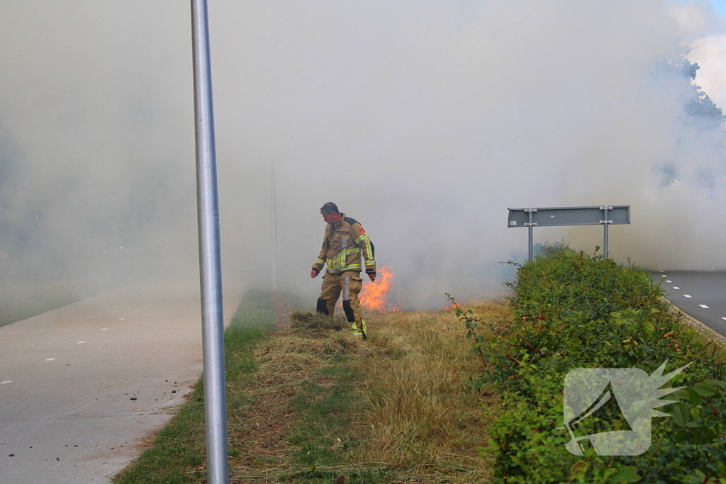 Hooi in brand, rookontwikkeling zichtbaar