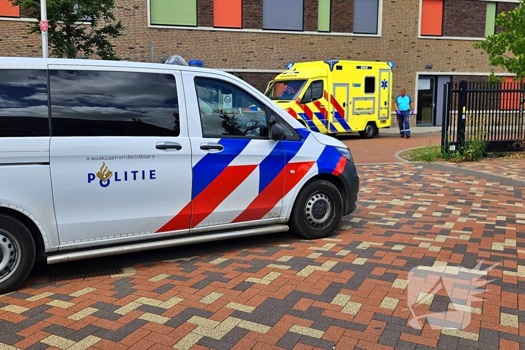 Traumahelikopter landt op bouwplaats