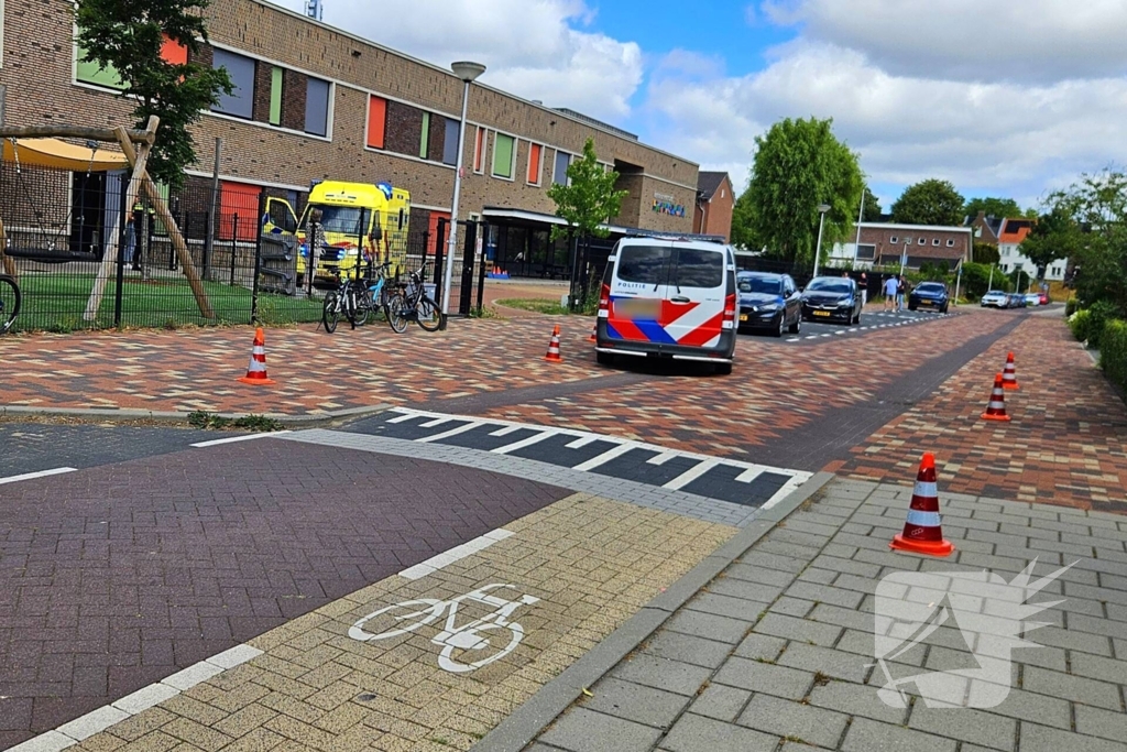 Traumahelikopter landt op bouwplaats