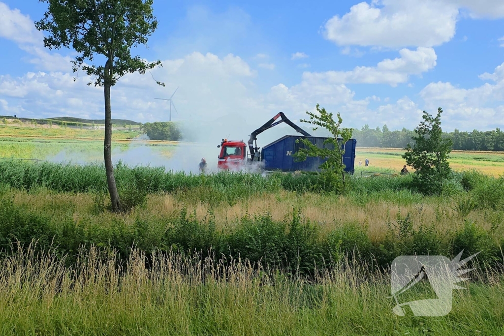 Bermbrand breidt zich snel uit