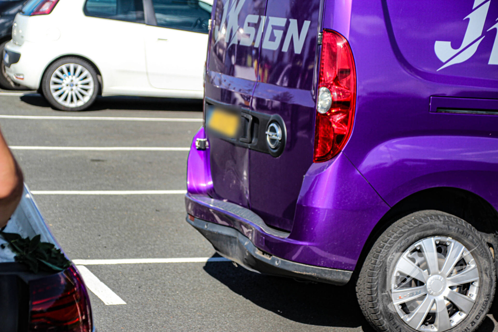 Voertuigen komen in botsing, geen gewonden