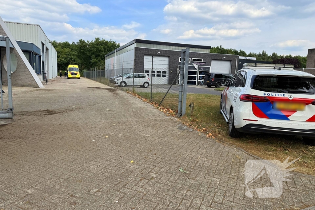 Bestuurder gewond na omgevallen schovel