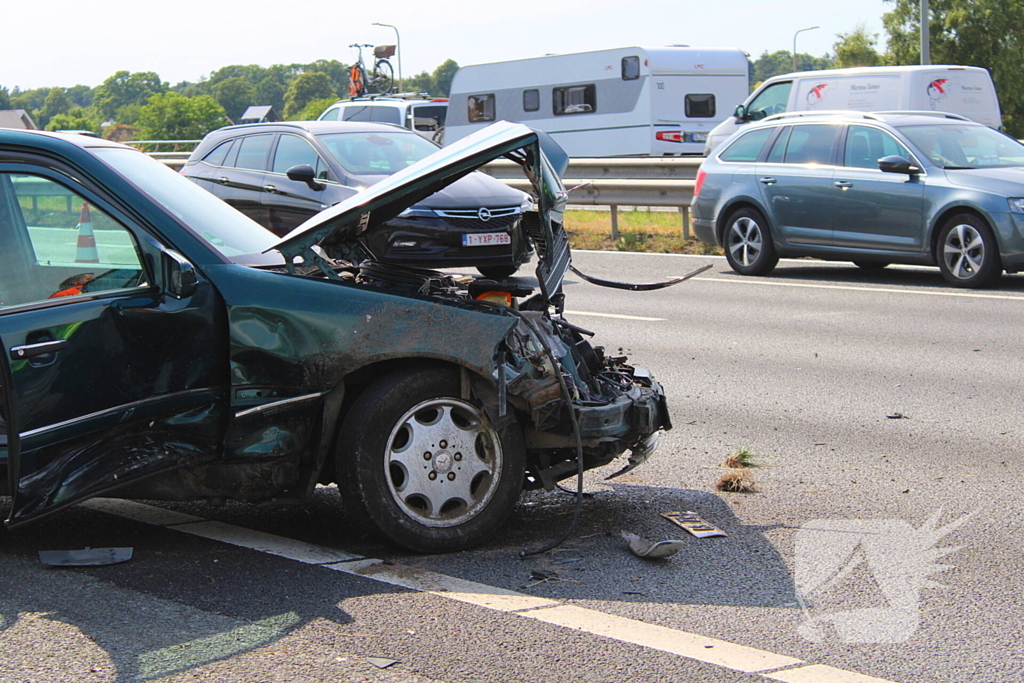 Aanrijding met letsel op snelweg