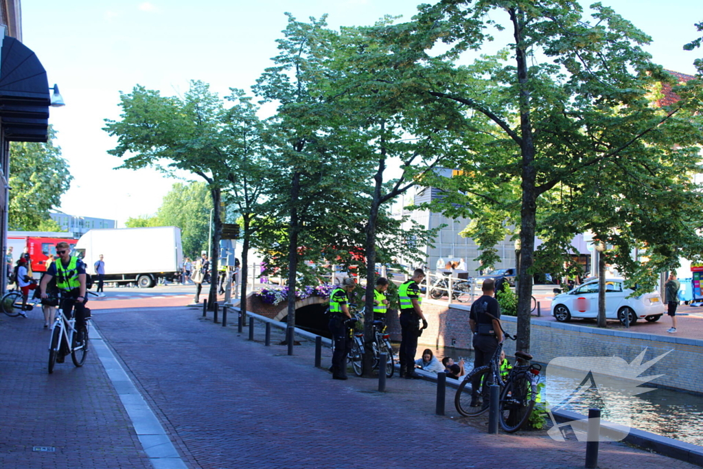 Man met alcohol uit water gered