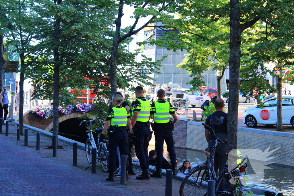 Man met alcohol uit water gered