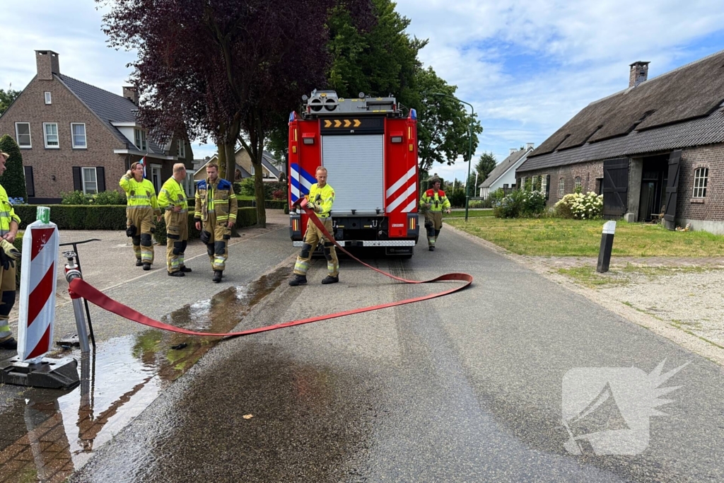 Kampvuur breidt zich uit en brandweer blaast brand snel uit