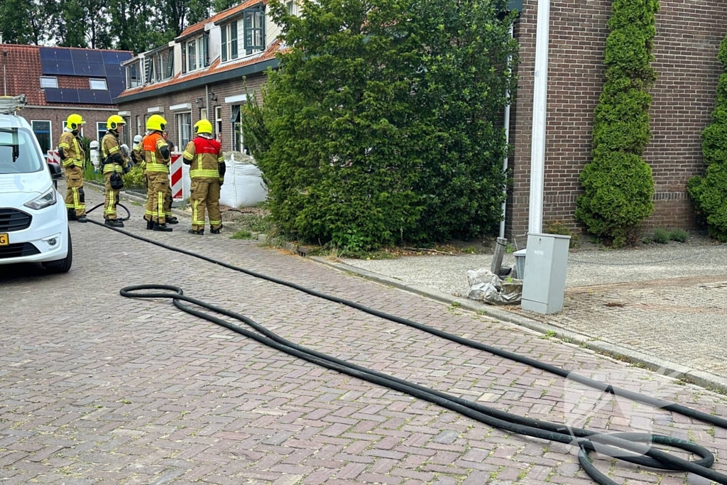 Brandweer forceert deur wegens gaslucht
