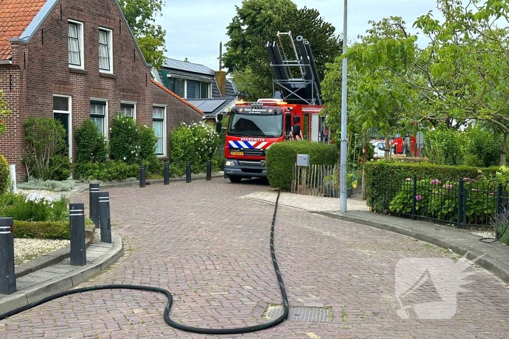 Brandweer forceert deur wegens gaslucht