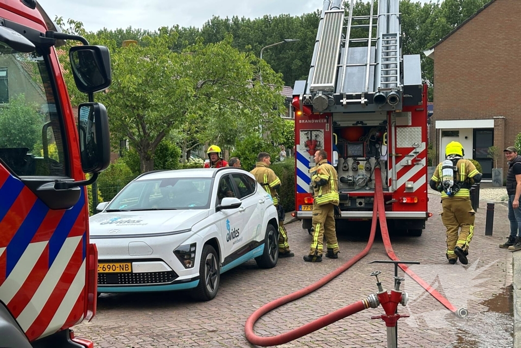 Brandweer forceert deur wegens gaslucht