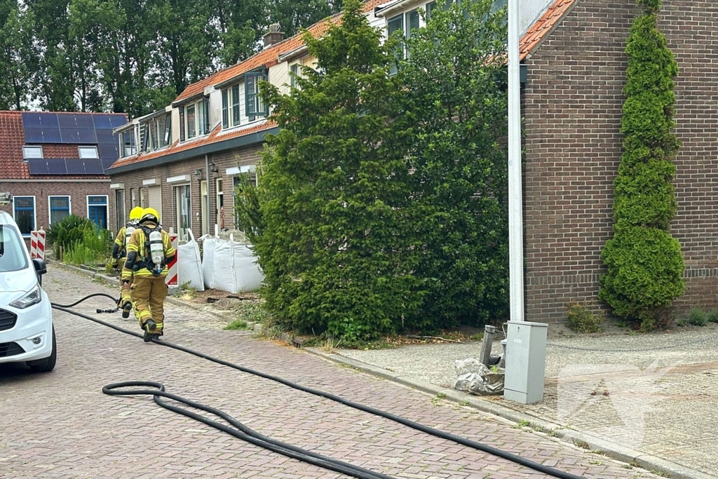 Brandweer forceert deur wegens gaslucht