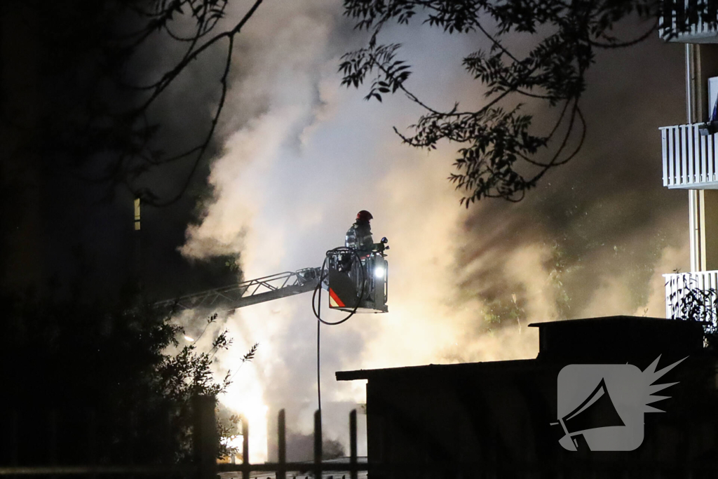 Uitslaande brand in viswinkel vergt inzet van brandweer