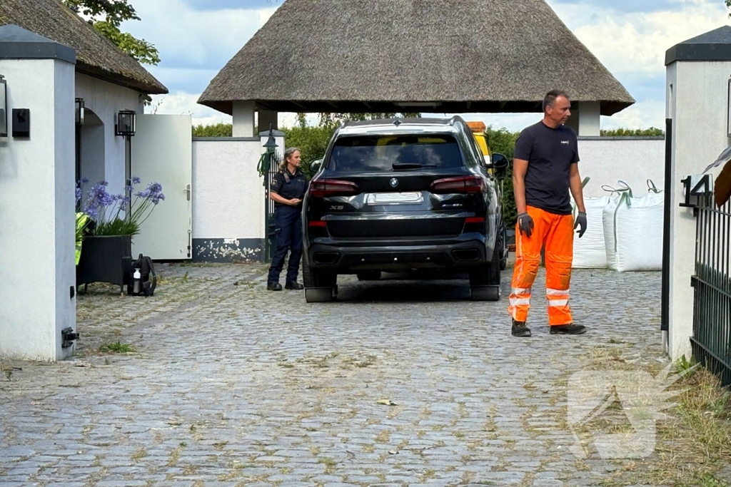 BMW in schuur ontdekt tijdens onderzoek