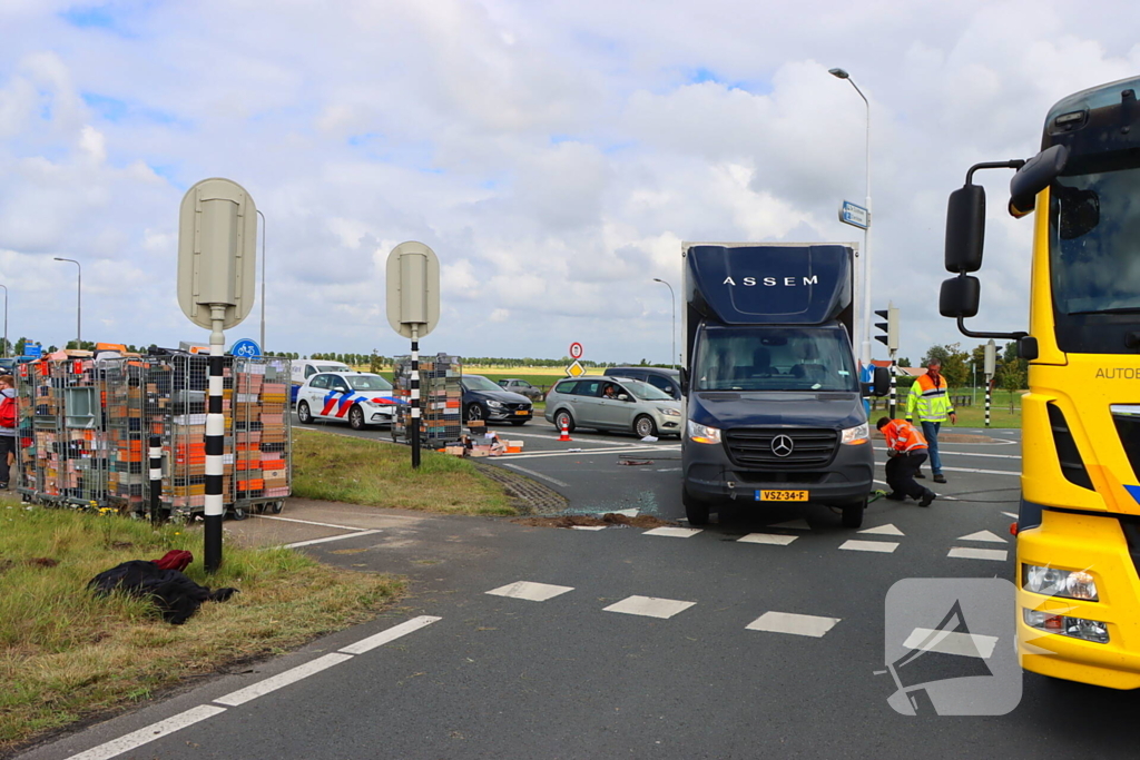 Bakwagen met schoenen gekanteld