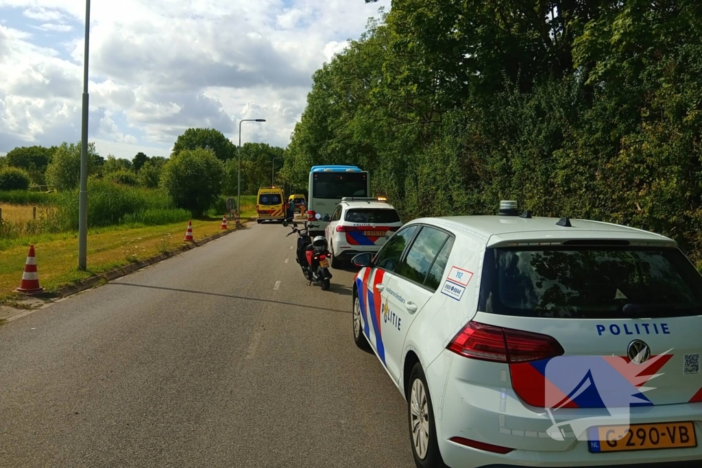 Persoon gewond na val met scootmobiel