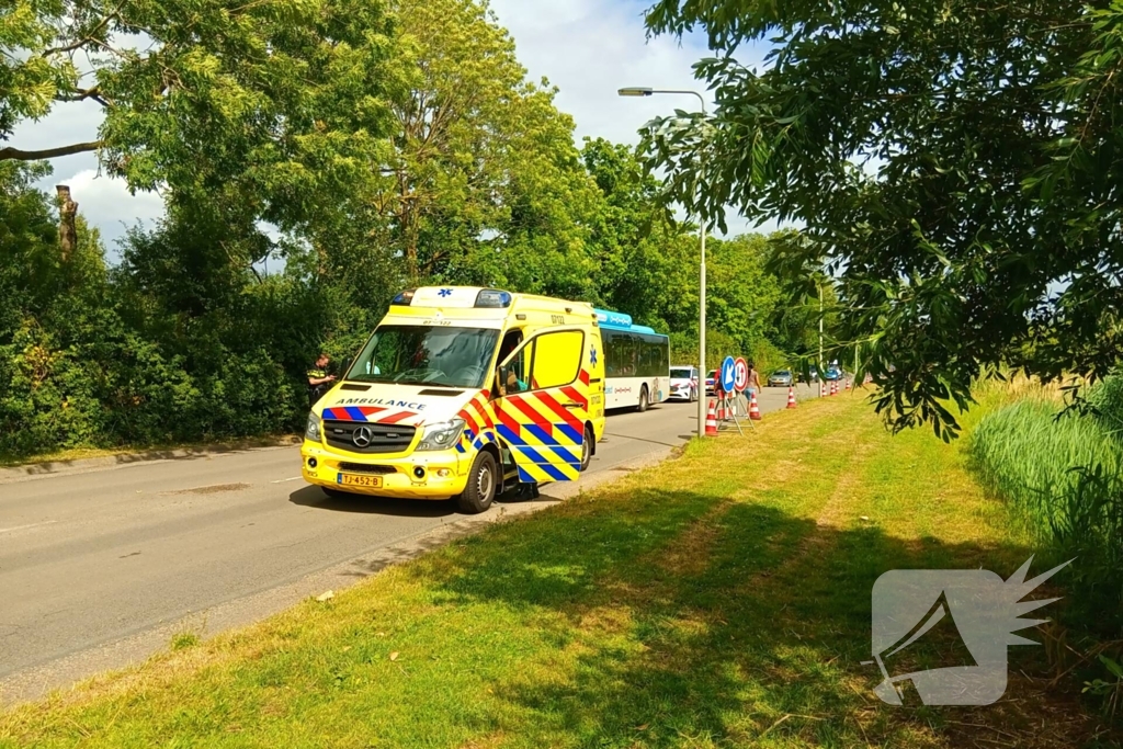 Persoon gewond na val met scootmobiel