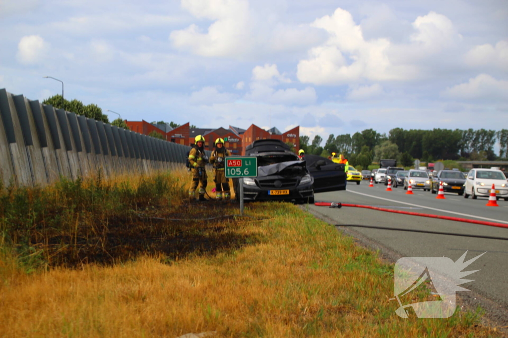 autobrand leidt tot snelwegafsluiting