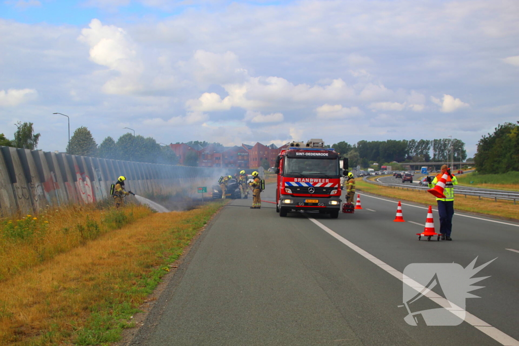 autobrand leidt tot snelwegafsluiting