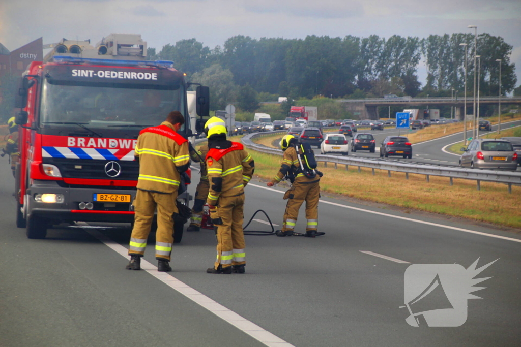 autobrand leidt tot snelwegafsluiting