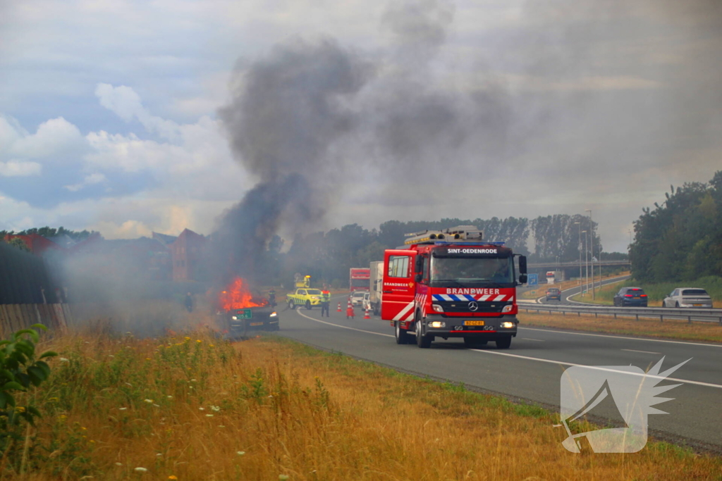 autobrand leidt tot snelwegafsluiting
