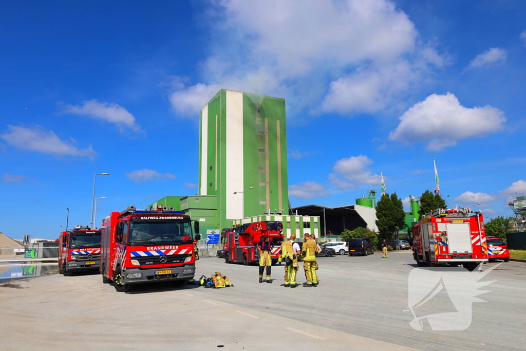Enorme inzet voor bestrijding bedrijfsbrand