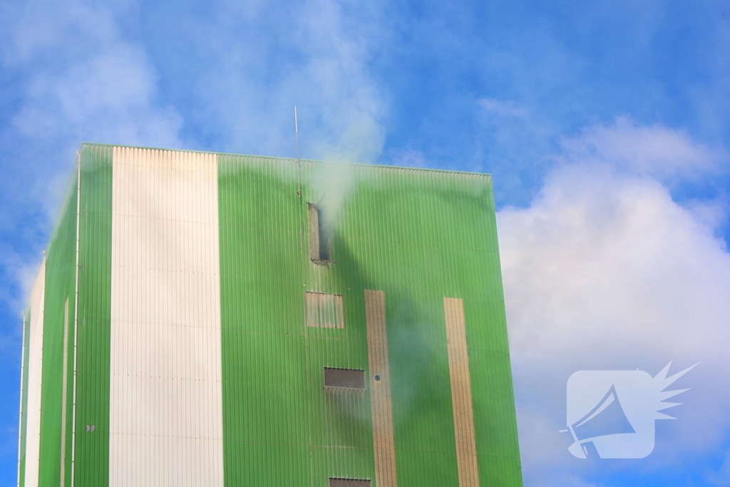 Enorme inzet voor bestrijding bedrijfsbrand