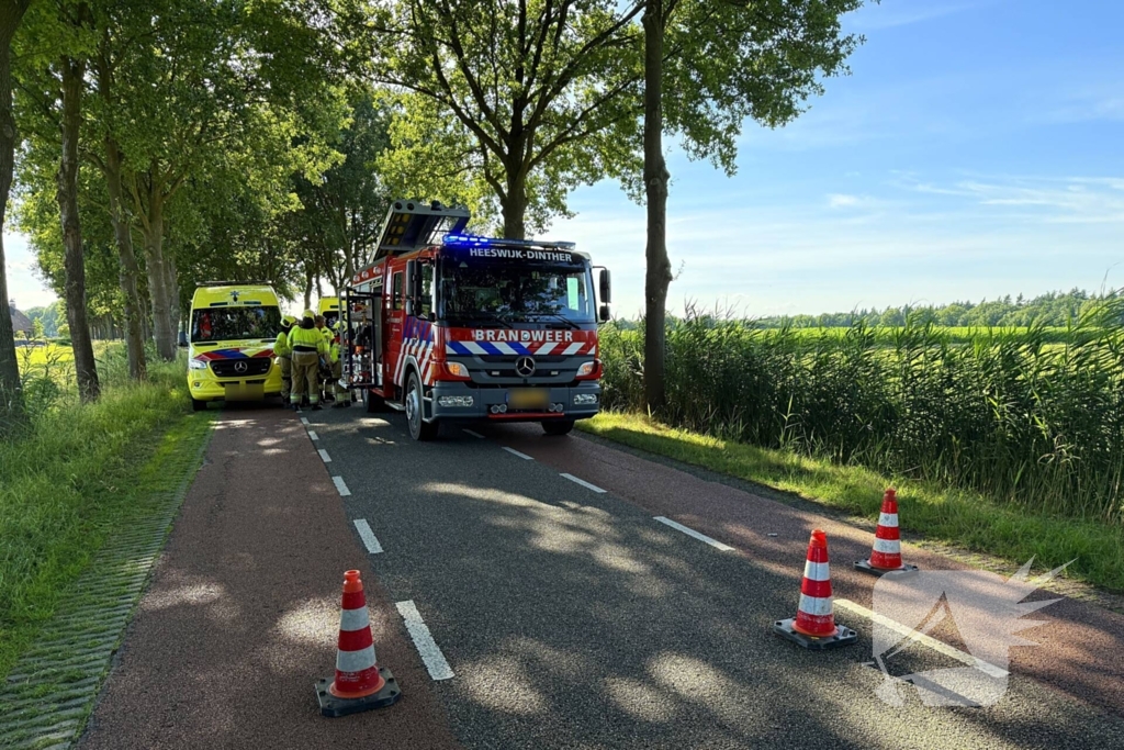 Auto rijdt sloot in met dodelijke afloop