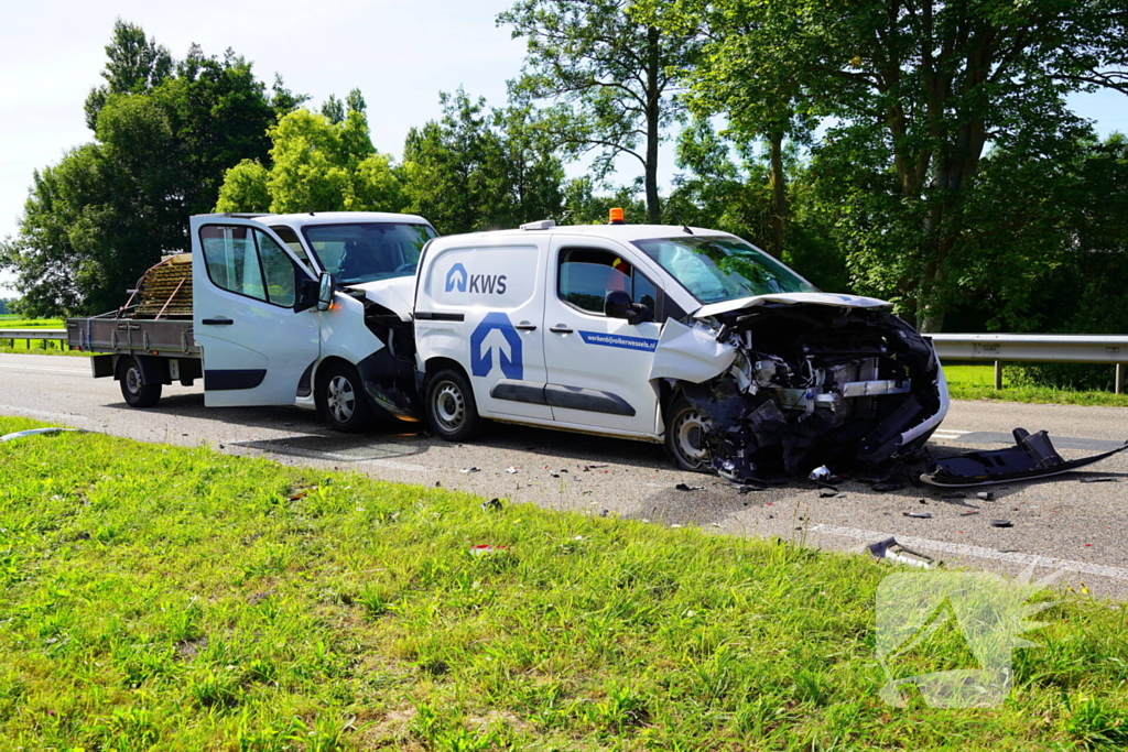 Kettingbotsing met vijf voertuigen