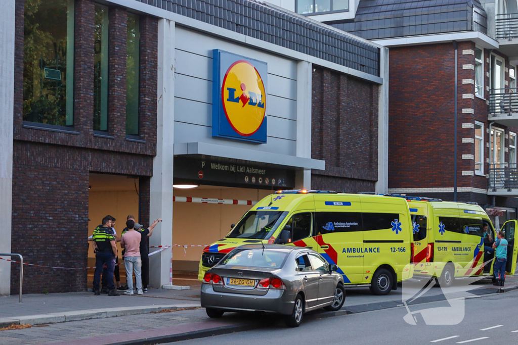 Steekincident leidt tot gewonde en auto te water