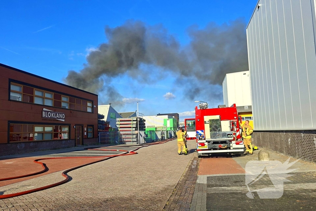 Zeer grote brand op industriegebied