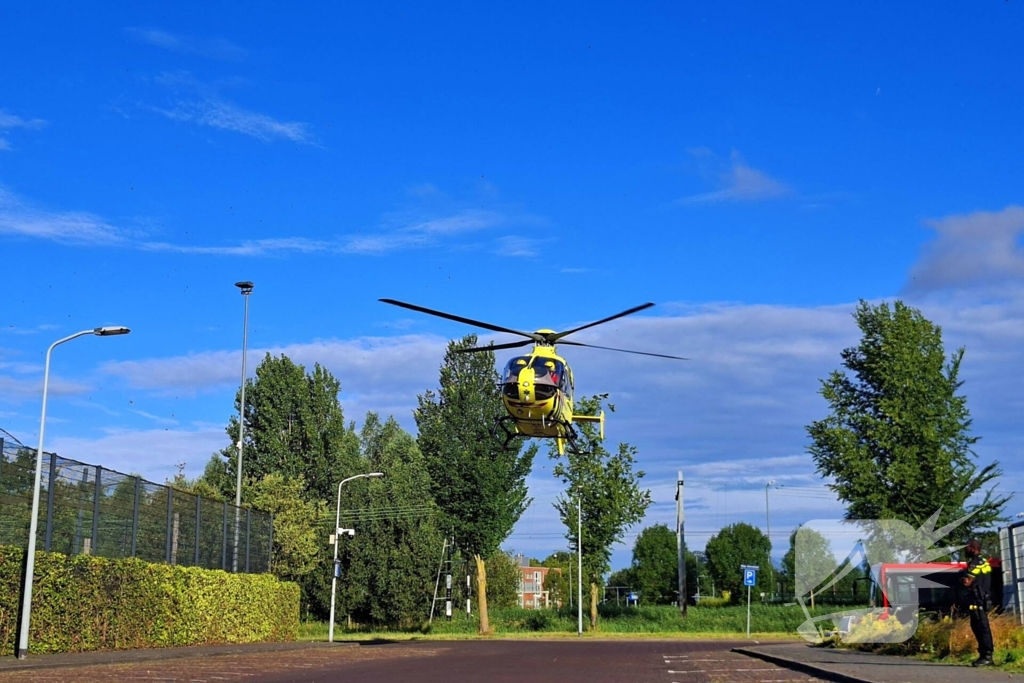 Zwaargewonde bij aanrijding met lijnbus