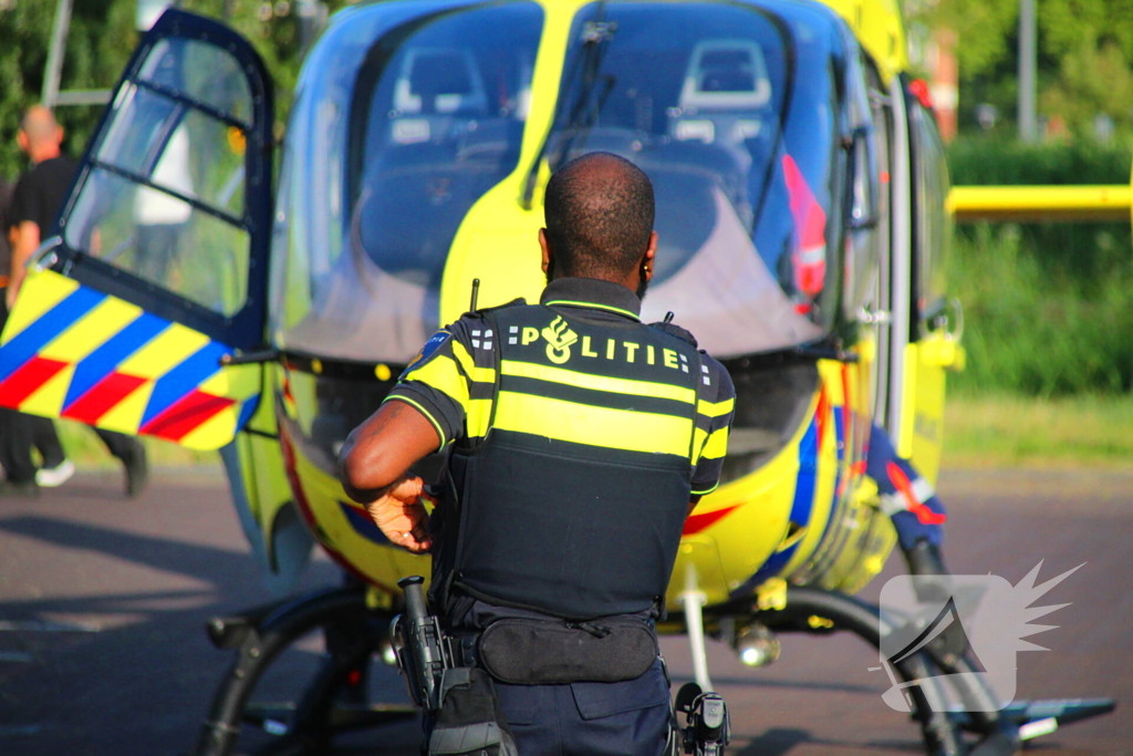 Zwaargewonde bij aanrijding met lijnbus