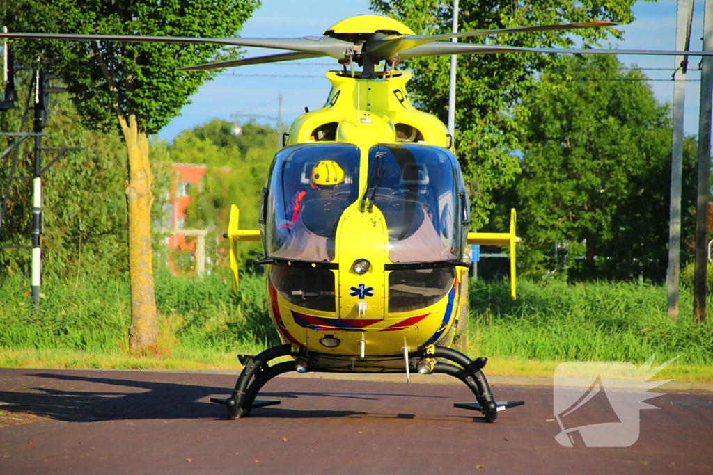 Zwaargewonde bij aanrijding met lijnbus