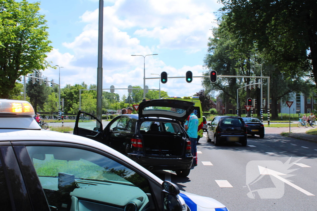 Auto's beschadigd in aanrijding