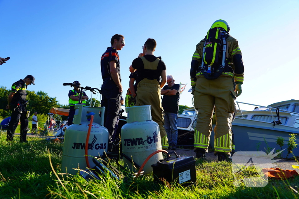 Brandweer onderzoekt geur, zorgen om welzijn dieren