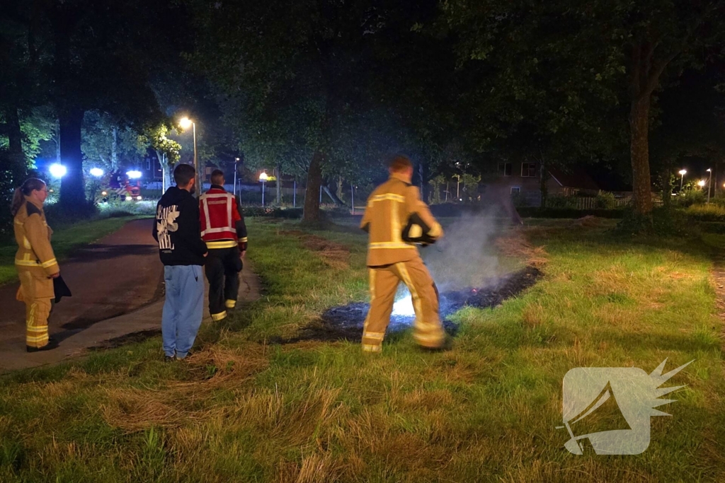 Buitenbranden op grasveld snel geblust