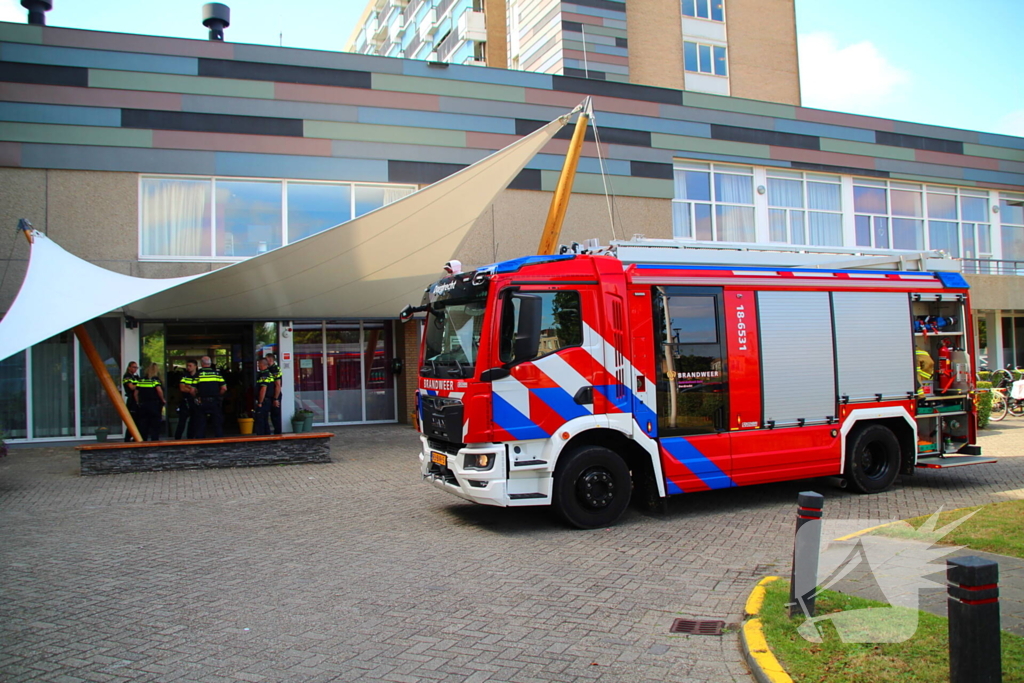 Brandweer schaalt op bij brandmelding in woon- en zorgcentrum