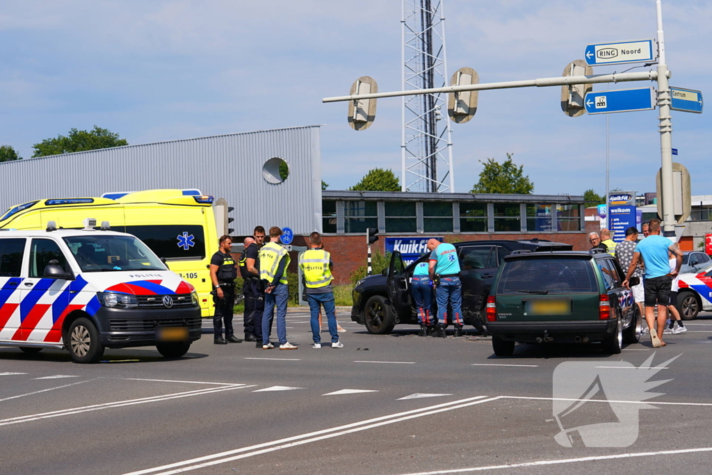Gewonde bij ongeval met twee auto's