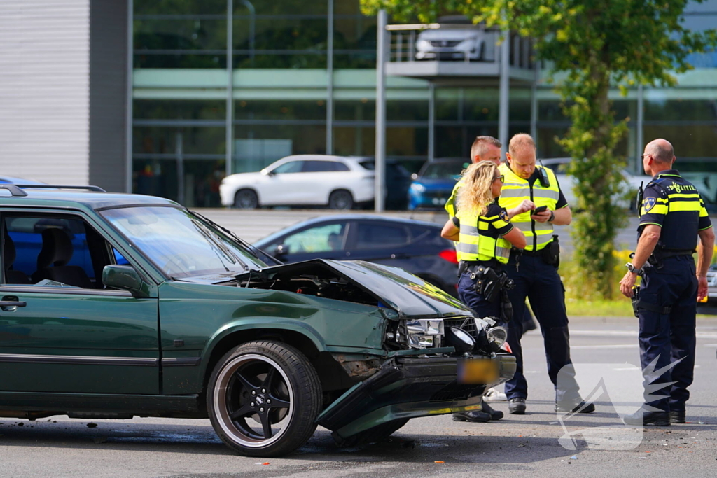 Gewonde bij ongeval met twee auto's
