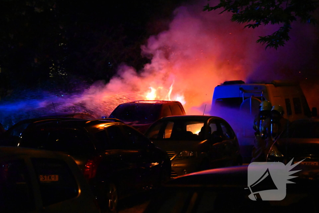 Voertuigbrand veroorzaakt grote schade