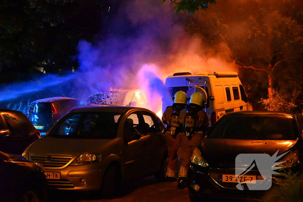 Voertuigbrand veroorzaakt grote schade