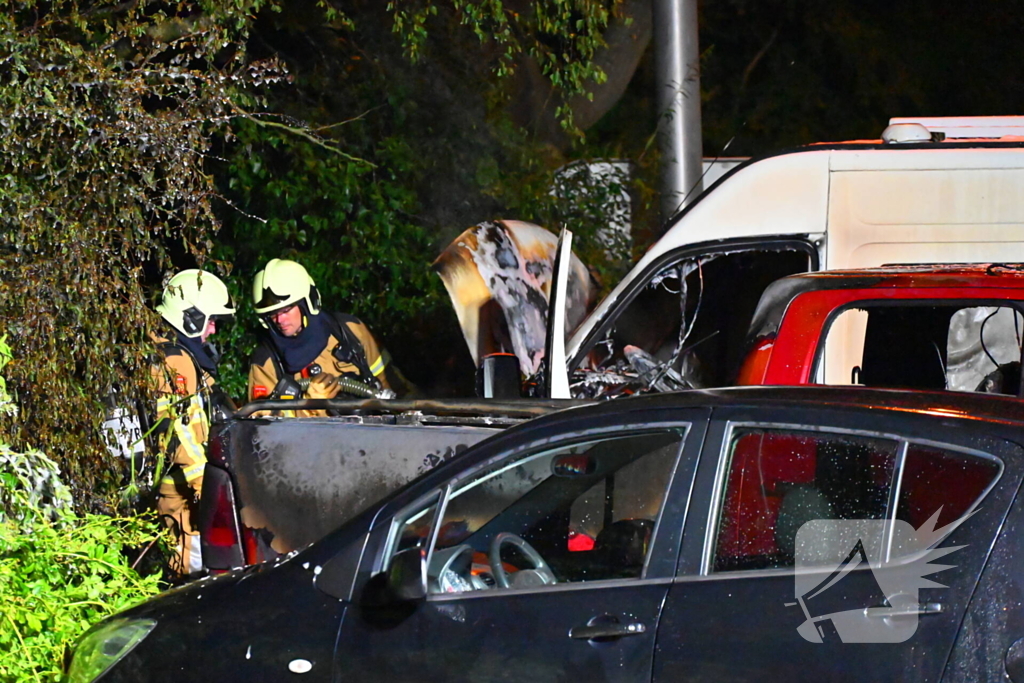 Voertuigbrand veroorzaakt grote schade
