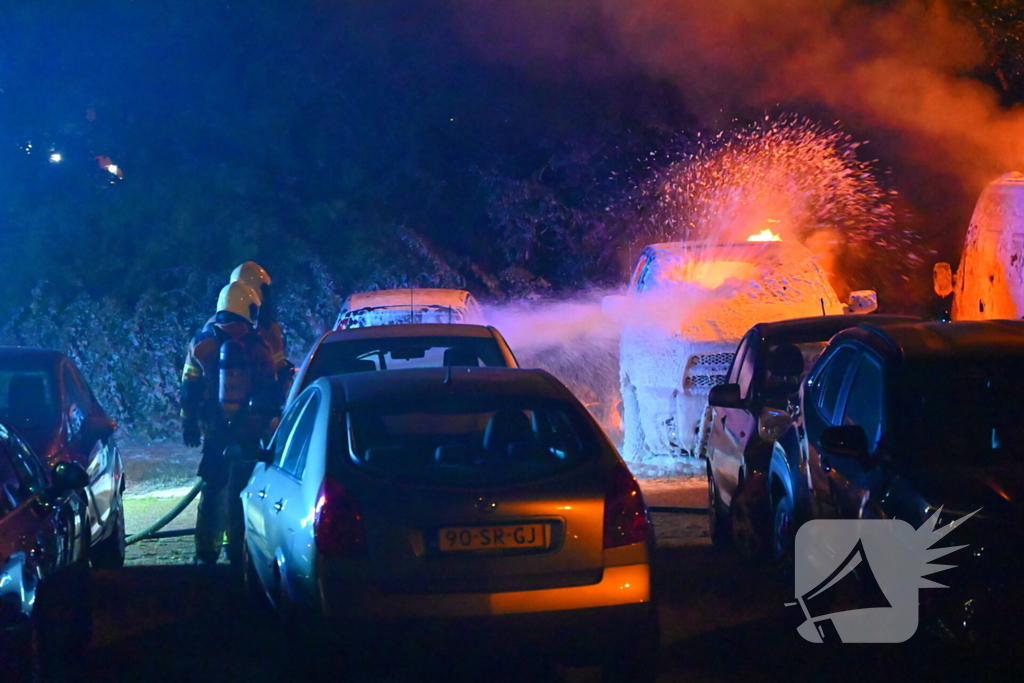 Voertuigbrand veroorzaakt grote schade