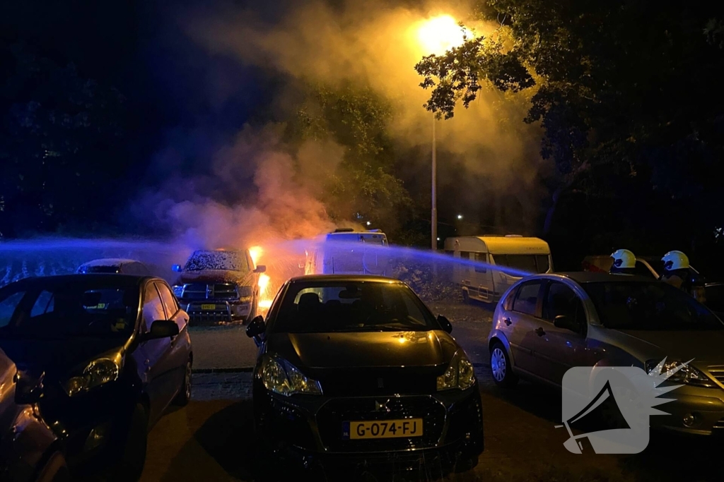 Voertuigbrand veroorzaakt grote schade