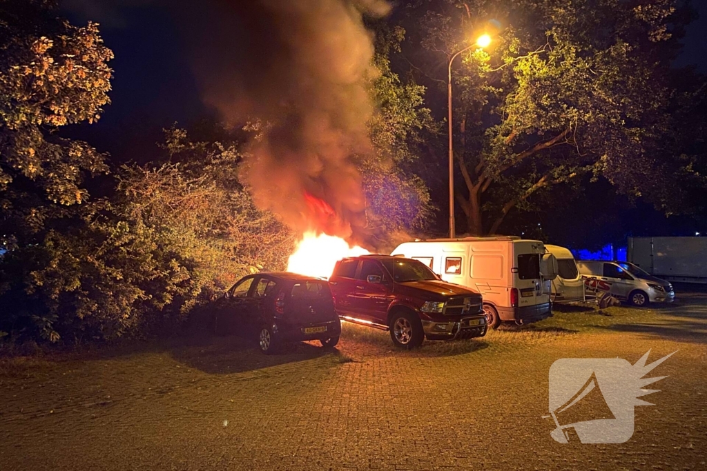Voertuigbrand veroorzaakt grote schade