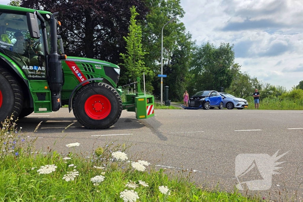 Ongeluk met tractor, auto en microcar