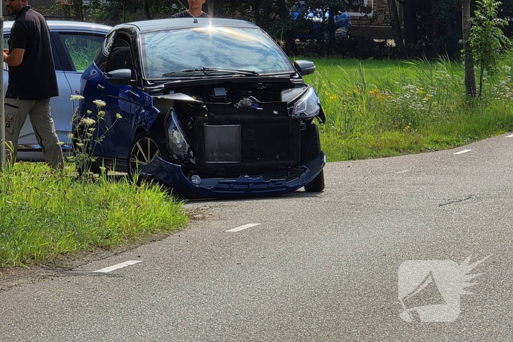 Ongeluk met tractor, auto en microcar