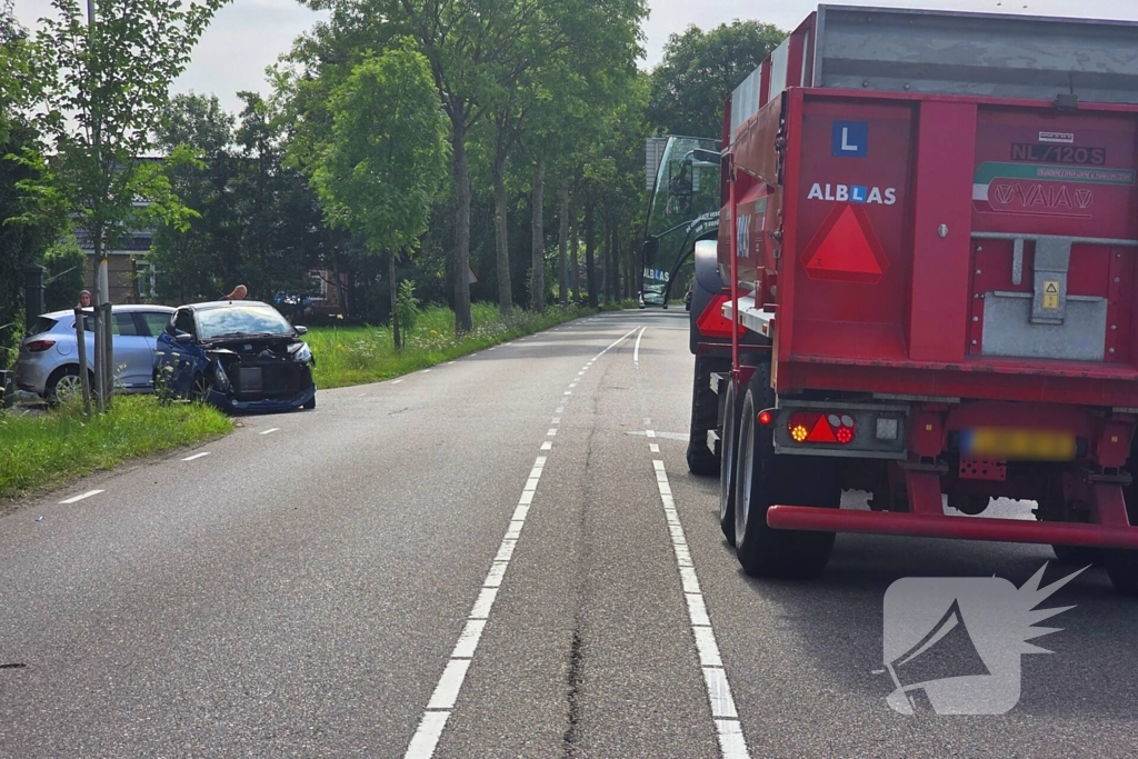 Ongeluk met tractor, auto en microcar