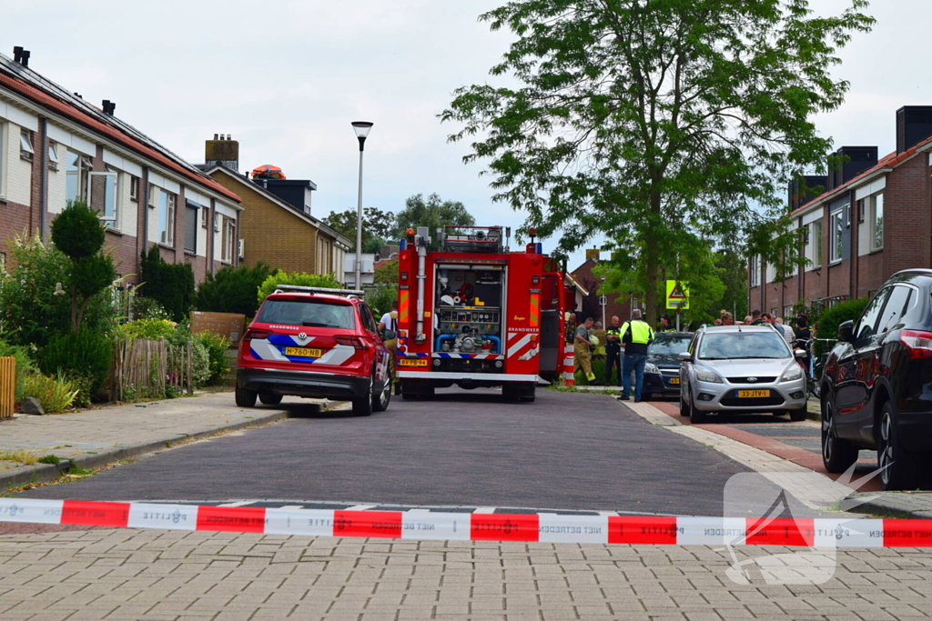 Afvalbrand bij woning trekt veel bekijks